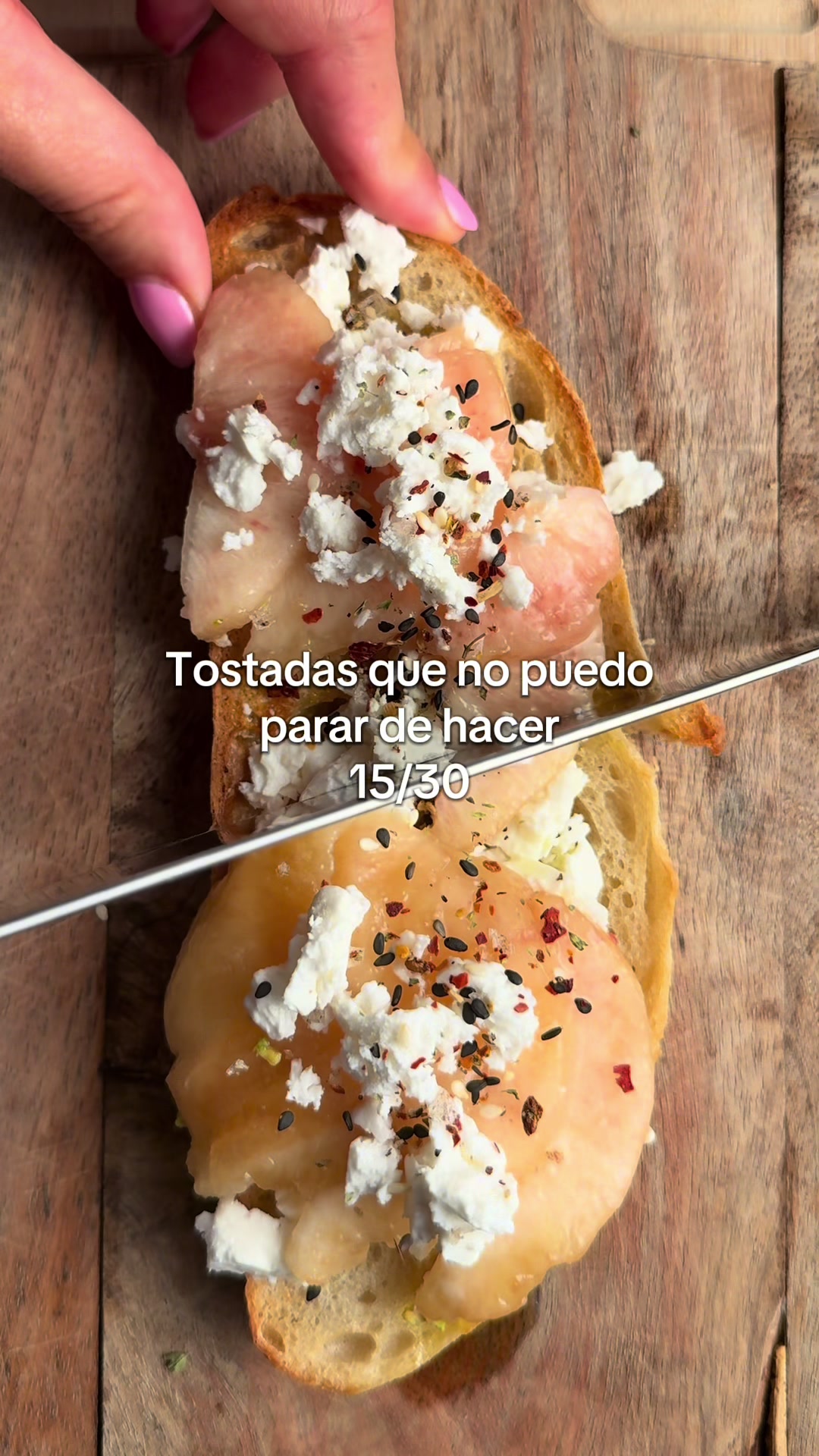 Tostada — Día 15/30: pan de masa madre, queso feta, AOVE y paraguayo
